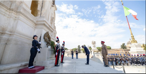 President Ruto Lays Wreath at Tomb of the Fallen Soldiers in Rome