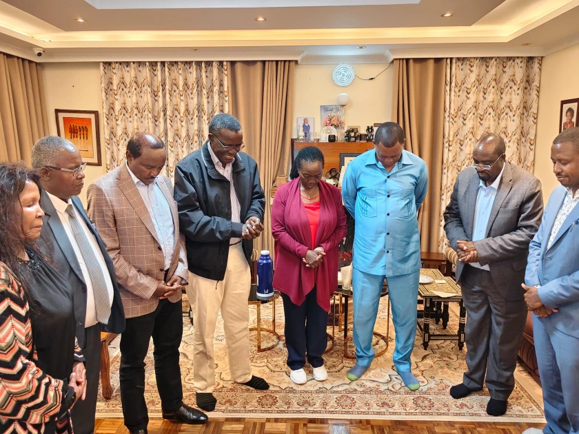 United Opposition embarks on retreat to choose presidential candidate