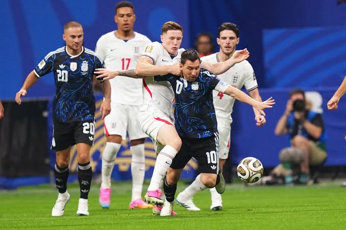 Dramatic Late Comeback Sees Argentina Edge England 2-1 in World Cup Semi-Fina