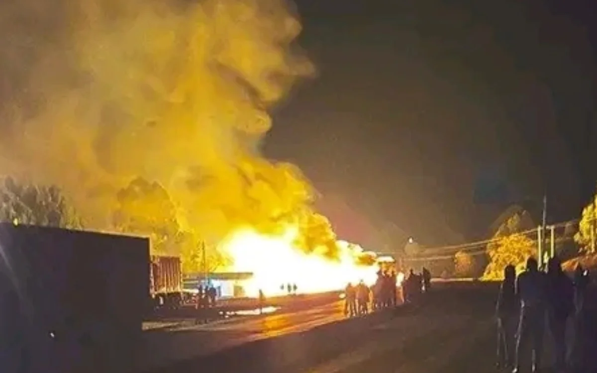 Tanker Bursts Into Flames, Disrupting Traffic on Nakuru-Eldoret Highway
